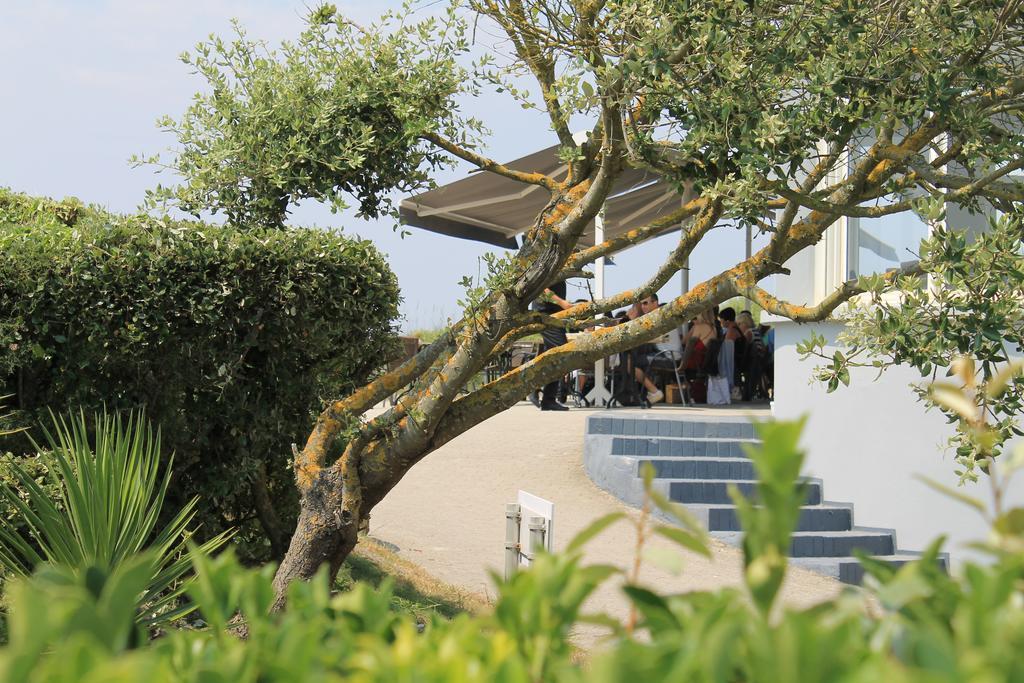 Logis Hotel & Restaurant Les Mouettes - Larmor Plage, Proche De Lorient Εξωτερικό φωτογραφία